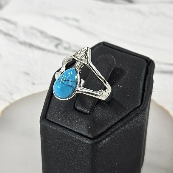 Blue Teardrop Adjustable Fashion Ring  A35 - Picture 2 of 6